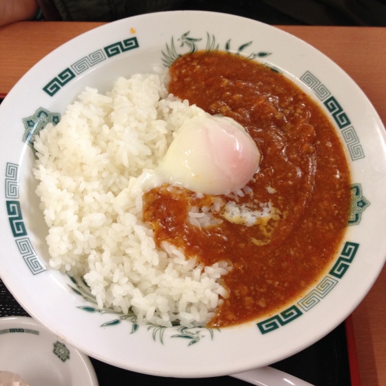 This was also a common dish in Japan: ground pork in brown curry sauce. The Portuguese probably introduced this to the Japanese.
